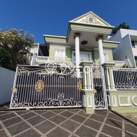 Rumah Eksklusif Dijual LT 720m2 di Kebon Jeruk, Jakarta Barat Rumah Eksklusif Dijual LT 720m2 di Kebon Jeruk, Jakarta Barat