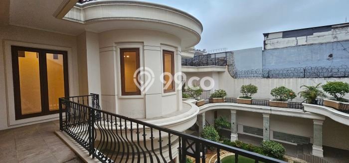 Hunian Elit LB 1400m2 Siap Huni Desain Elegan di Pondok Indah, Jakarta Selatan Hunian Elit LB 1400m2 Siap Huni Desain Elegan di Pondok Indah, Jakarta Selatan