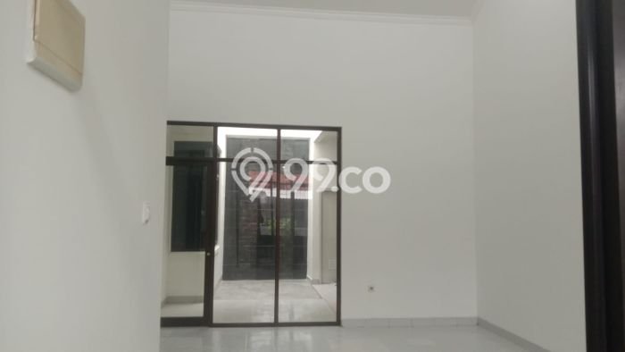 Jual Segera Rumah 2 KT 2 KM di Alam Sutera, Tangerang Jual Segera Rumah 2 KT 2 KM di Alam Sutera, Tangerang