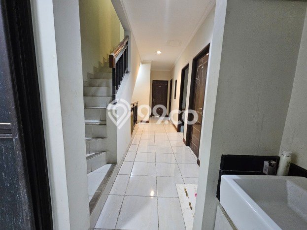 Rumah Kost untuk Dijual di Gading Serpong Punya 9 Kamar Rumah Kost untuk Dijual di Gading Serpong Punya 9 Kamar