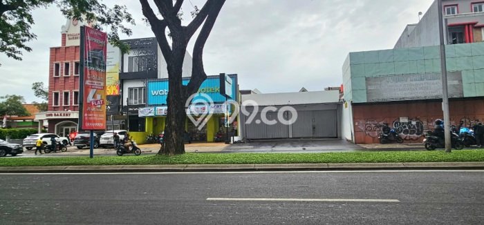 Ruko Area Perdagangan di Graha Raya, Luas 170m², Siap Operasi Ruko Area Perdagangan di Graha Raya, Luas 170m², Siap Operasi