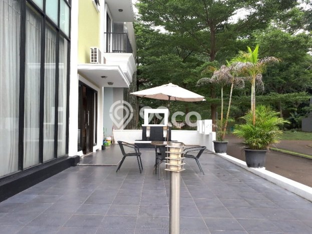 HOT PROPERTY! Rumah Strategis di BSD, LT 205m² LB 250m² HOT PROPERTY! Rumah Strategis di BSD, LT 205m² LB 250m²
