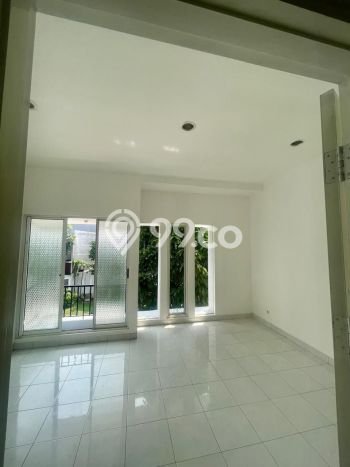 Rumah Nyaman area Gading Serpong, Tangerang, Luas 126m² LB 121m² Rumah Nyaman area Gading Serpong, Tangerang, Luas 126m² LB 121m²