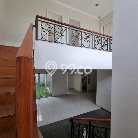 INVESTASI TEPAT! Rumah area BSD, LT 180m² Bangunan 170m² INVESTASI TEPAT! Rumah area BSD, LT 180m² Bangunan 170m²