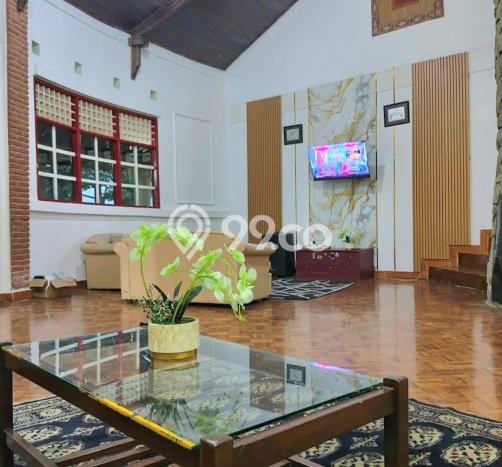 Vila Kawasan Cisarua, Area 1680m2m², Ideal untuk hunian keluarga Vila Kawasan Cisarua, Area 1680m2m², Ideal untuk hunian keluarga