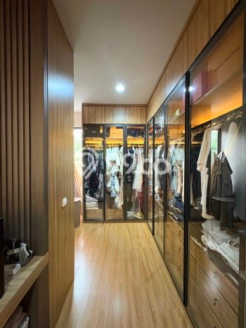 Hunian Mewah Siap Huni LT 246m2 di BSD, Tangerang Selatan Hunian Mewah Siap Huni LT 246m2 di BSD, Tangerang Selatan