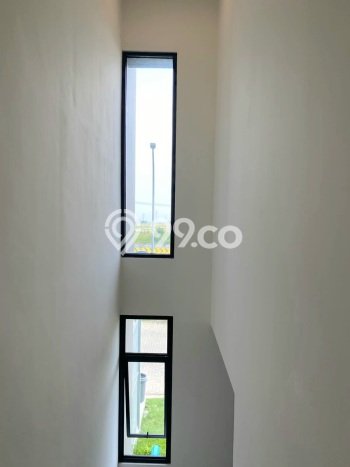 Siap Huni Hunian Elit 4 Kamar di BSD Dekat ke Mana Pun Siap Huni Hunian Elit 4 Kamar di BSD Dekat ke Mana Pun