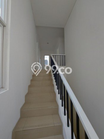 Rumah Luxury Modern Siap Huni di Suvarna Sutera Tangerang Rumah Luxury Modern Siap Huni di Suvarna Sutera Tangerang