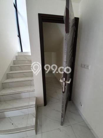 Rumah Minimalis 4 Kamar LT 135m2 di Suvarna Sutera Rumah Minimalis 4 Kamar LT 135m2 di Suvarna Sutera