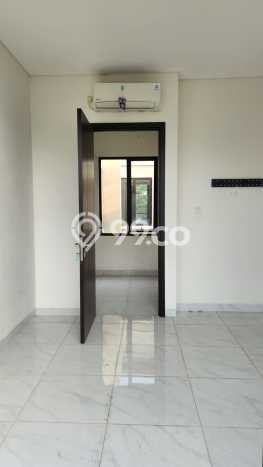 Disewakan! Rumah 3 Kamar Tidur &
3 Kamar Mandi di Suvarna Sutera, Tangerang Disewakan! Rumah 3 Kamar Tidur &
3 Kamar Mandi di Suvarna Sutera, Tangerang