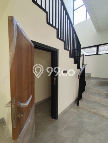 Disewakan! Rumah 3 Kamar Tidur &
3 Kamar Mandi di Suvarna Sutera, Tangerang Disewakan! Rumah 3 Kamar Tidur &
3 Kamar Mandi di Suvarna Sutera, Tangerang