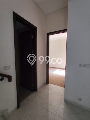 Rumah Disewakan Tangerang LT 200m2 LB 233m2 Kawasan Suvarna Sutera Rumah Disewakan Tangerang LT 200m2 LB 233m2 Kawasan Suvarna Sutera