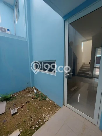 For Sale Hunian Rumah Terawat 3 Kamar di Suvarna Sutera, Tangerang For Sale Hunian Rumah Terawat 3 Kamar di Suvarna Sutera, Tangerang