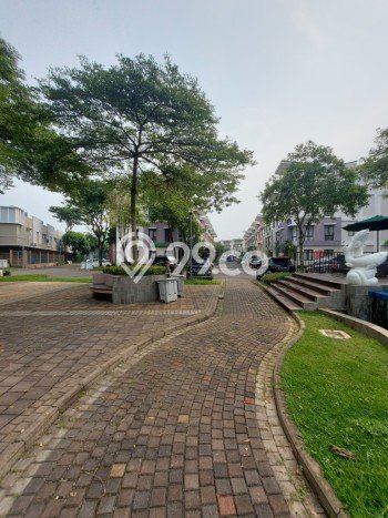 Kost Dijual di Gading Serpong dengan 10 KT dan Luas 138m2 Kost Dijual di Gading Serpong dengan 10 KT dan Luas 138m2