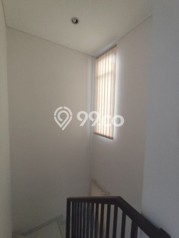Rumah Minimalis 3 KT di Suvarna Sutera Tangerang Semi Furnished Rumah Minimalis 3 KT di Suvarna Sutera Tangerang Semi Furnished