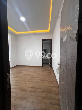 Dijual Rumah Mewah Megah Dengan View Cantik di Suvarna Sutera, Tangerang Dijual Rumah Mewah Megah Dengan View Cantik di Suvarna Sutera, Tangerang