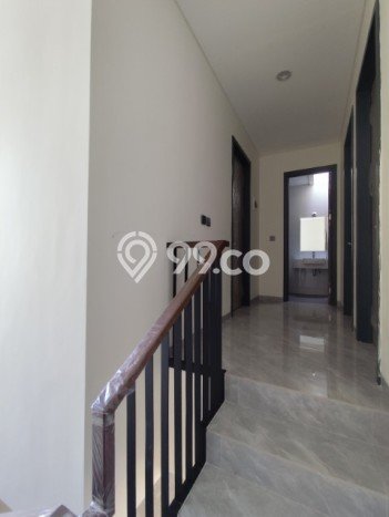 Disewakan! Rumah 3 Kamar Tidur &
3 Kamar Mandi di Suvarna Sutera, Tangerang Disewakan! Rumah 3 Kamar Tidur &
3 Kamar Mandi di Suvarna Sutera, Tangerang