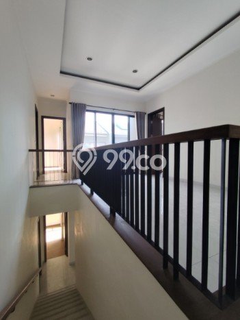 Rumah Disewakan Tangerang LT 200m2 LB 233m2 Kawasan Suvarna Sutera Rumah Disewakan Tangerang LT 200m2 LB 233m2 Kawasan Suvarna Sutera