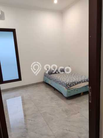 Rumah Elit Modern Tanpa Renovasi di Meruya Jakarta Barat Rumah Elit Modern Tanpa Renovasi di Meruya Jakarta Barat