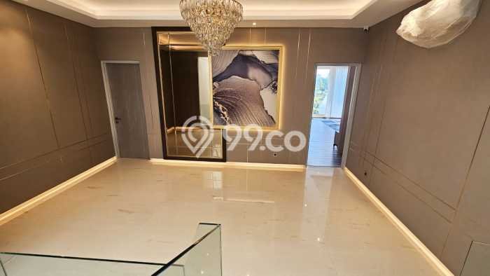 Rumah Mewah LB 550m2 Siap Pakai Desain Elegan di Gading Serpong, Tangerang Rumah Mewah LB 550m2 Siap Pakai Desain Elegan di Gading Serpong, Tangerang