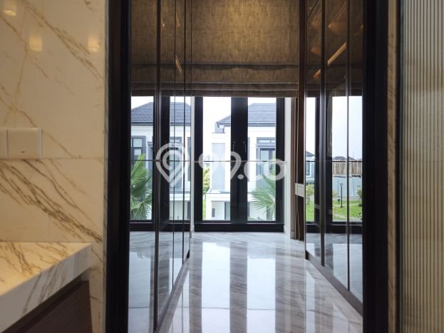 Hunian Mewah LB 208m2 Siap Huni Desain Elegan di Gading Serpong, Tangerang Hunian Mewah LB 208m2 Siap Huni Desain Elegan di Gading Serpong, Tangerang