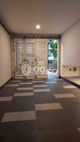 Rumah Elit LB 201m2 Siap Huni Desain Elegan di Gading Serpong, Tangerang Rumah Elit LB 201m2 Siap Huni Desain Elegan di Gading Serpong, Tangerang