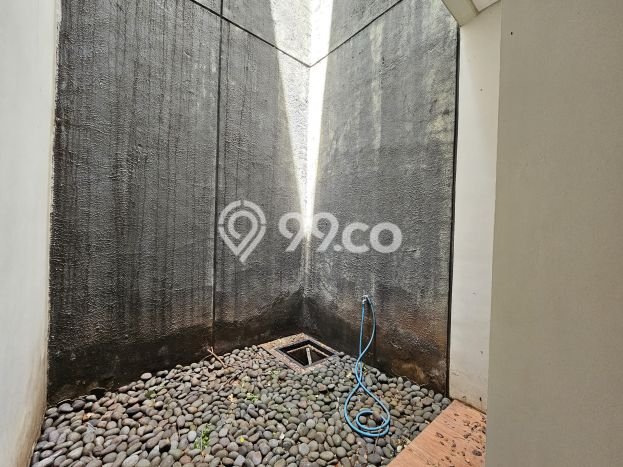 Rumah Luas Asri 3 KT Siap Pakai di BSD Tangerang Rumah Luas Asri 3 KT Siap Pakai di BSD Tangerang