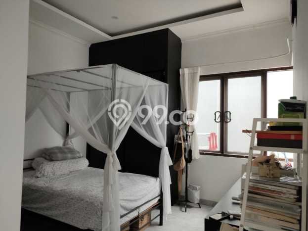 Rumah Elit Modern Tanpa Renovasi di Meruya Jakarta Barat Rumah Elit Modern Tanpa Renovasi di Meruya Jakarta Barat