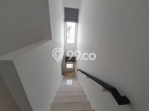 Jual Rumah Eksklusif 4 KT di BSD Nusaloka, Tangerang Jual Rumah Eksklusif 4 KT di BSD Nusaloka, Tangerang