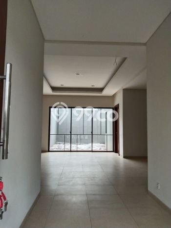 Ready to Use! Luxury House LT 200m2 Desain Elegan di Alam Sutera Ready to Use! Luxury House LT 200m2 Desain Elegan di Alam Sutera