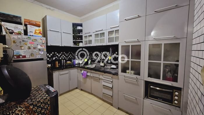 Rumah Elit Modern Tanpa Renovasi di Ragunan Jakarta Selatan Rumah Elit Modern Tanpa Renovasi di Ragunan Jakarta Selatan