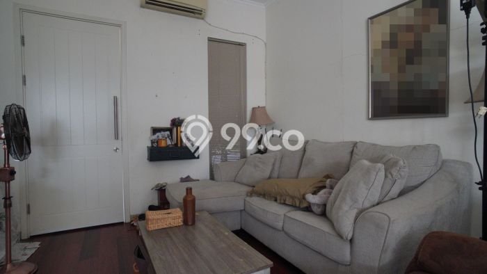 Rumah Modern 3 KT di Suvarna Sutera Tangerang Semi Furnished Rumah Modern 3 KT di Suvarna Sutera Tangerang Semi Furnished