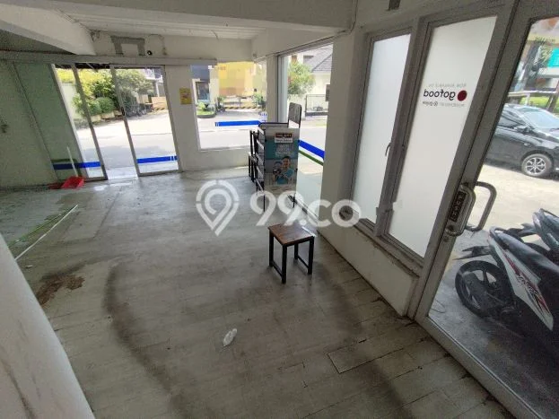 Komersial Kawasan Strategis di Pekayon, Luas 36m², Posisi Prima Komersial Kawasan Strategis di Pekayon, Luas 36m², Posisi Prima