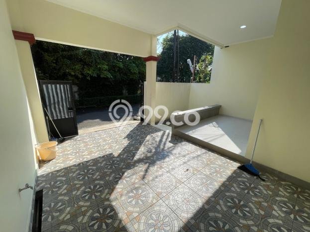 Rumah Modern 3 KT di Pondok Bambu Jakarta Timur Unfurnished Rumah Modern 3 KT di Pondok Bambu Jakarta Timur Unfurnished