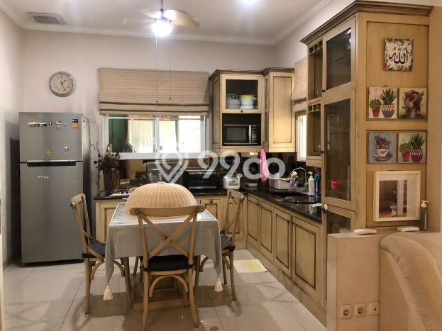 Hunian Mewah LB 425m2 Siap Huni Desain Elegan di Sektor 9-Bintaro, Tangerang Selatan Hunian Mewah LB 425m2 Siap Huni Desain Elegan di Sektor 9-Bintaro, Tangerang Selatan