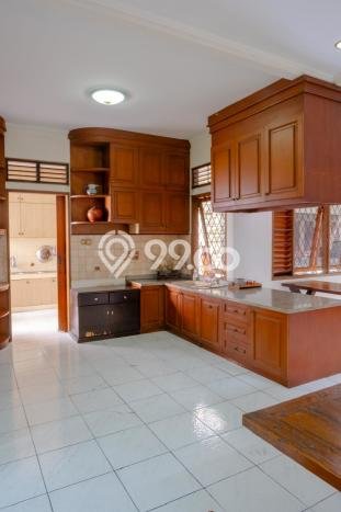 Rumah Elit Modern Tanpa Renovasi di Jati Padang Jakarta Selatan Rumah Elit Modern Tanpa Renovasi di Jati Padang Jakarta Selatan