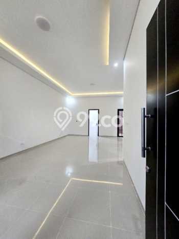 Rumah Modern Cantik 0 KT Bisa Langsung Pindah di BSD Rumah Modern Cantik 0 KT Bisa Langsung Pindah di BSD