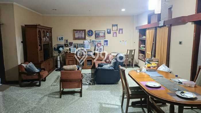 Dijual Hunian Mewah dengan Fasilitas Sekitar Komplit di Kebayoran Lama, Jakarta Selatan Dijual Hunian Mewah dengan Fasilitas Sekitar Komplit di Kebayoran Lama, Jakarta Selatan