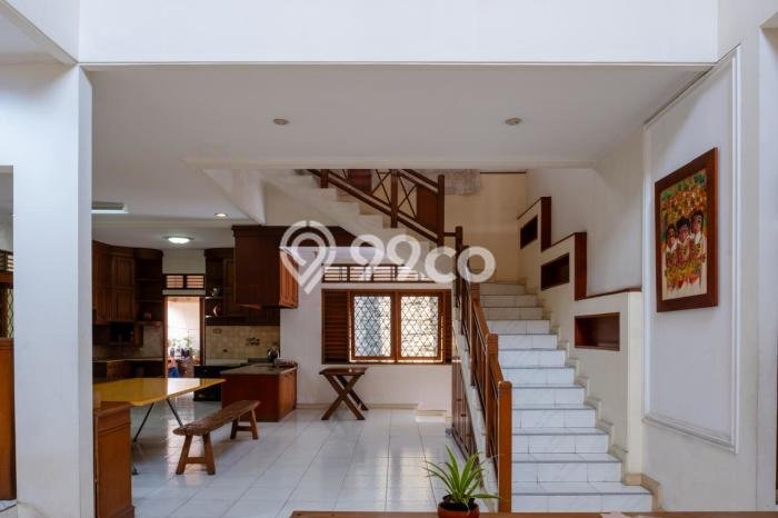 Rumah Elit Modern Tanpa Renovasi di Jati Padang Jakarta Selatan Rumah Elit Modern Tanpa Renovasi di Jati Padang Jakarta Selatan