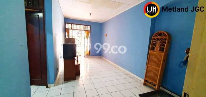 Disewakan! Rumah 2 Kamar Tidur &
1 Kamar Mandi di Metland Menteng, Jakarta Timur Disewakan! Rumah 2 Kamar Tidur &
1 Kamar Mandi di Metland Menteng, Jakarta Timur