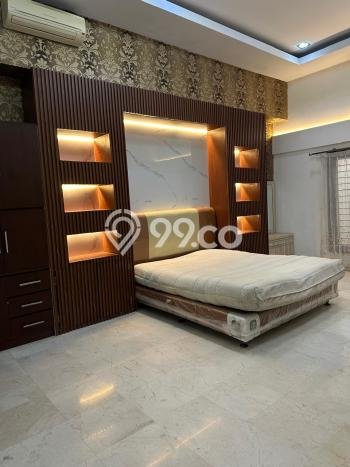 Rumah Strategis di Kelapa Gading, 3 KM, Area Tenang, LT 187m2m² Bangunan 300m2m² Rumah Strategis di Kelapa Gading, 3 KM, Area Tenang, LT 187m2m² Bangunan 300m2m²