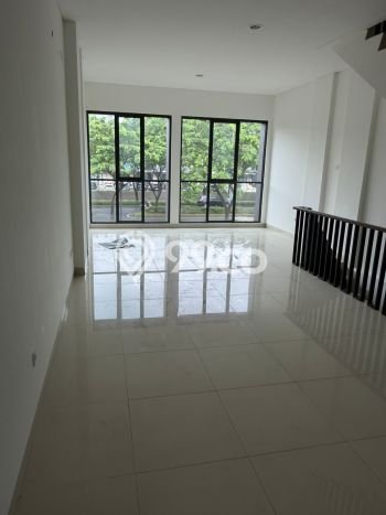 Area Ramai! Ruko Dijual di BSD untuk Bisnis Luas Bangunan 183m2 Area Ramai! Ruko Dijual di BSD untuk Bisnis Luas Bangunan 183m2