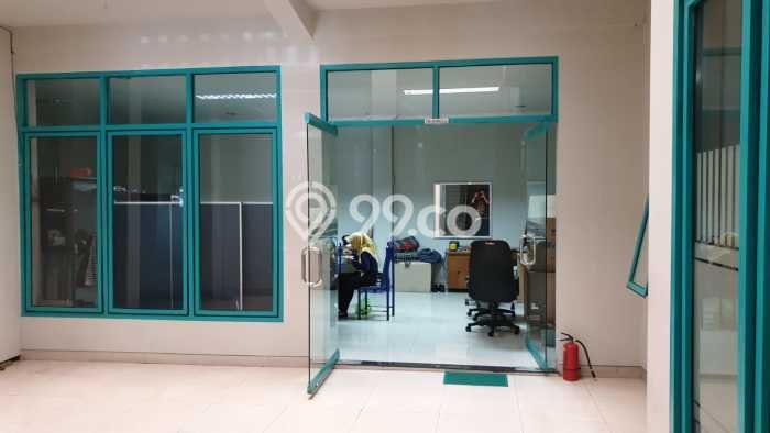 Ruko untuk disewa di Semarang Tengah punya LT 523m2 & LB 950m2 harga sewa kompetitif Ruko untuk disewa di Semarang Tengah punya LT 523m2 & LB 950m2 harga sewa kompetitif
