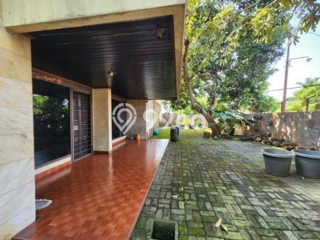 For Sale Rumah Mewah Exclusive di Banyumanik, Semarang For Sale Rumah Mewah Exclusive di Banyumanik, Semarang