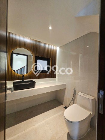 Ready to Use! Premium House LT 247m2 Desain Elegan di BSD Foresta Ready to Use! Premium House LT 247m2 Desain Elegan di BSD Foresta