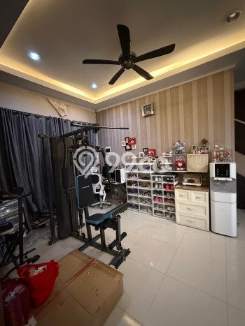 Disewakan! Rumah 4 Kamar Tidur &
3 Kamar Mandi di Gading Serpong Serenade Lake, Tangerang Disewakan! Rumah 4 Kamar Tidur &
3 Kamar Mandi di Gading Serpong Serenade Lake, Tangerang
