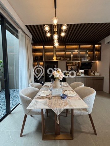 Rumah Luas Asri 4 KT Siap Pakai di BSD City Tangerang Rumah Luas Asri 4 KT Siap Pakai di BSD City Tangerang