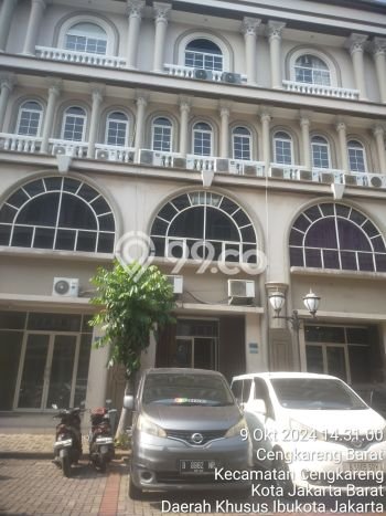 INVESTASI POTENSIAL! Ruko di Cengkareng, Luas 220m², Potensi Keramaian Tinggi INVESTASI POTENSIAL! Ruko di Cengkareng, Luas 220m², Potensi Keramaian Tinggi