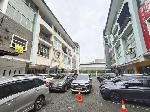 Ruko Bagus Dijual LB 311m2 Lokasi Strategis Jakarta Selatan Area Cocok untuk Berbisnis Ruko Bagus Dijual LB 311m2 Lokasi Strategis Jakarta Selatan Area Cocok untuk Berbisnis