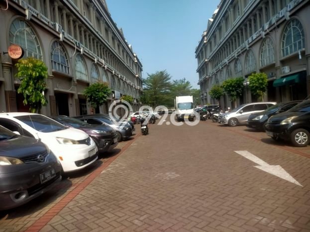 INVESTASI POTENSIAL! Ruko di Cengkareng, Luas 220m², Potensi Keramaian Tinggi INVESTASI POTENSIAL! Ruko di Cengkareng, Luas 220m², Potensi Keramaian Tinggi